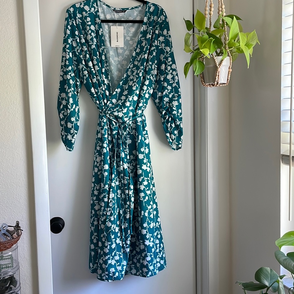 NWT Bloom Chic Wrap Dress